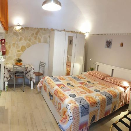 Giovanni S Little House CTA Exterior foto